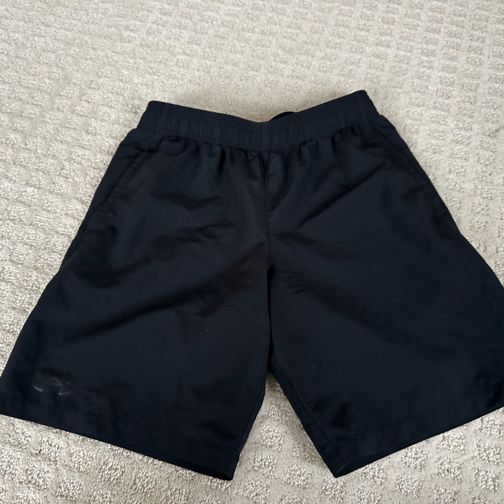 Like New Youth Under Armour Shorts Size YL